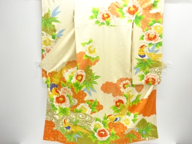 観世水に花鳥模様刺繍振袖